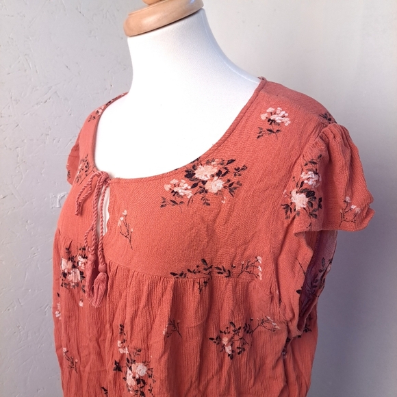 Denver Hayes | pink floral cute t shirt with front key hole tie up - Picture 9 of 14